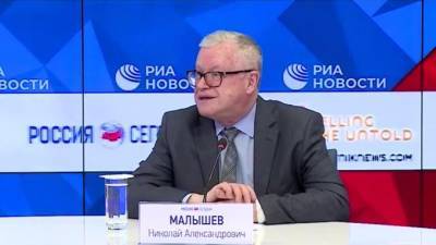 Николай Малышев - Врач назвал сроки снятия ограничений по COVID-19 в России - piter.tv - Россия