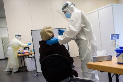 Переболевшая COVID-19 жительница Германии заразилась вирусом-мутантом - tvc.ru - Германия