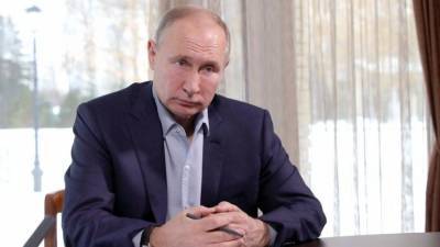 Владимир Путин - Путин призвал запретить отождествлять СССР с Германией во Второй мировой - 5-tv.ru - Россия - Ссср - Германия