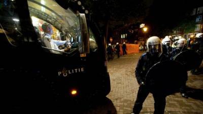 В Нидерландах вновь вспыхнули уличные беспорядки - eadaily.com - Голландия - Амстердам