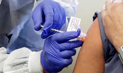 В Новосибирске и Новокузнецке бюджетников принуждают делать прививки против коронавируса - og.ru - Новосибирск - Сахалинская обл.
