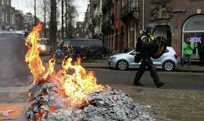 Марк Рютте - В Нидерландах не отменят комендантский час несмотря на беспорядки - capital.ua - Голландия