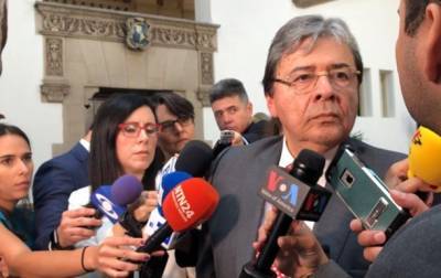 Министр обороны Колумбии умер от COVID-19 - korrespondent.net - Колумбия