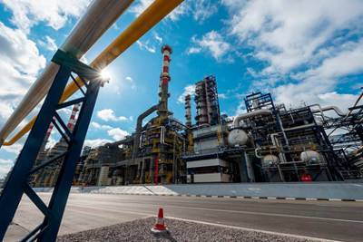 Российские нефтеперерабатывающие заводы остались без заказов - lenta.ru