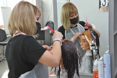 Что делать волгоградкам, если в парикмахерской испортили волосы - volg.mk.ru