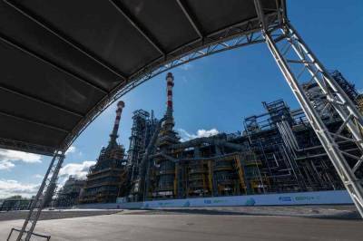 Нефтеперерабатывающие заводы в России остались без заказов - live24.ru - Россия - Москва