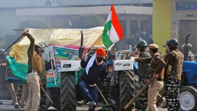 NDTV: более 80 полицейских пострадали в Индии в ходе протестов фермеров - russian.rt.com - Индия