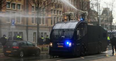 Вечер прошел мирно: названо число задержанных на акциях протеста в Нидерландах - ru.armeniasputnik.am - Голландия - Амстердам - Армения