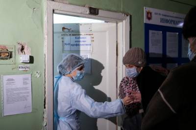 Bloomberg сравнил ситуацию с вакцинацией от COVID-19 в Украине и в Крыму - sharij.net - Россия - Украина - республика Крым