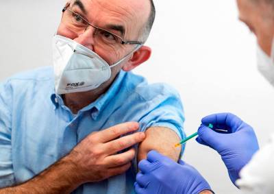 Минздрав Чехии рекомендовал приостановить вакцинацию от коронавируса - vinegret.cz - Чехия