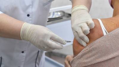 Эпидемиолог: заболевшим после первой прививки от COVID-19 нельзя делать вторую - inforeactor.ru