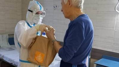В Покровской больнице стартовал проект особой помощи пожилым пациентам с коронавирусом - piter.tv - Санкт-Петербург