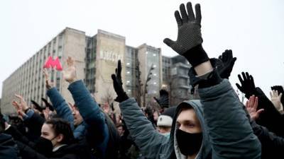 Алексей Навальный - Иван Литомин - Врачи назвали участников незаконных акций 23 января COVID-террористами - 5-tv.ru