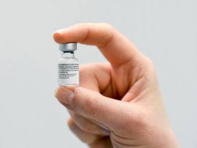 Мантас Чесна - В Литве пациентке случайно ввели 5 доз вакцины от COVID-19 - unn.com.ua - Киев - Литва