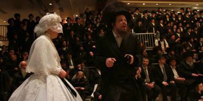 Десятки человек приняли участие в свадьбах внуков адморов в Нетании - detaly.co.il