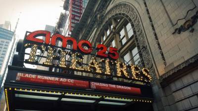 Джеймс Бонд - Как избежать банкротства и привлечь 917 миллионов долларов: опыт сети кинотеатров AMC - 24tv.ua