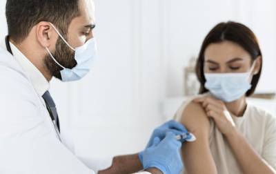 В Польше вакцинировали от COVID более 1 млн человек - rbc.ua - Польша