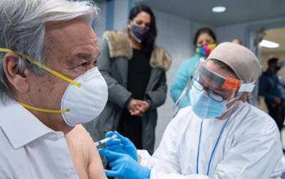 Генсек ООН сделал прививку COVID-вакциной - rbc.ua