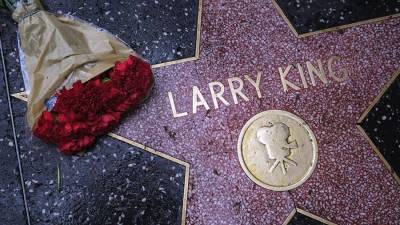 Ларри Кинг - Шон Кинг - Супруга Ларри Кинга назвала причину его смерти - iz.ru - Сша - Израиль