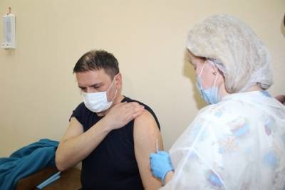 Делай, как я — депутаты областной Думы подали согражданам пример дружной вакцинации - kostroma.mk.ru - Кострома
