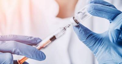 Без третьего этапа: Рада приняла закон об экстренной регистрации вакцины против COVID-19 - focus.ua - Украина
