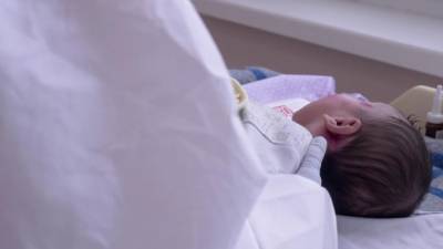 В СПбГПМУ прооперировали недоношенного малыша, переболевшего коронавирусом - piter.tv - Санкт-Петербург - Всеволожск