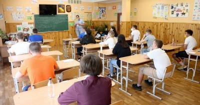 Сергей Шкарлет - Министр образования опроверг слухи о том, что не все ученики смогут перейти в 10-11 классы - tsn.ua - Украина