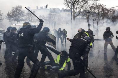 Европу трясёт: народные бунты повергают ЕС в хаос - newsland.com - Франция - Голландия - Польша