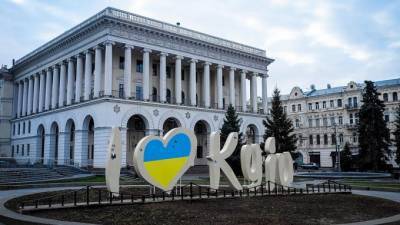Украина получит в рамках COVAX первые 117 тыс. доз вакцины Pfizer в феврале - piter.tv - Украина