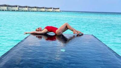 Дарья Квиткова - В красном бикини: Слава Каминская отдыхает на Мальдивах – жаркое фото - 24tv.ua - Мальдивы