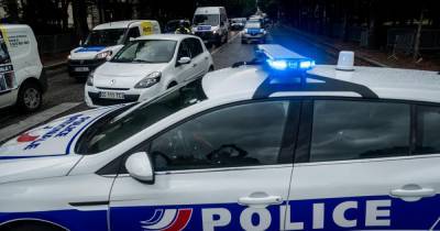 Участников массовой оргии оштрафовали за несоблюдение дистанции - ren.tv - Франция - Париж