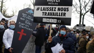 Россия - Манифестации против запретов и карантина - ru.euronews.com - Франция - Сша - Испания