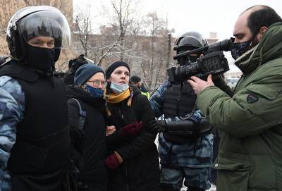 На незаконную акцию в Москве вышли около 300 человек - tvc.ru - Москва