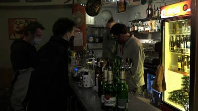Россия - В Венгрии на фоне пандемии вырос спрос на алкоголь - ru.euronews.com - Франция - Венгрия