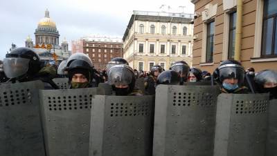 Перекрытый город, толпа у ЗакСа и жёсткие задержания: Петербург снова протестует - dp.ru - Санкт-Петербург