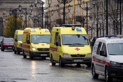 Петербург впервые обошел Москву по числу новых случаев коронавируса - lenta.ru - Россия - Санкт-Петербург - Москва