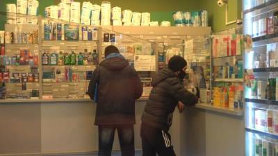 Петербуржец умер в аптеке с рецептом на лекарства от коронавируса в руках - piter.tv