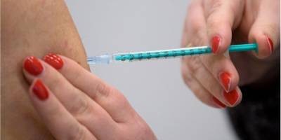 Американский фармацевт испортил 500 доз вакцины от коронавируса из-за веры в теории заговора - nv.ua - Сша - штат Висконсин