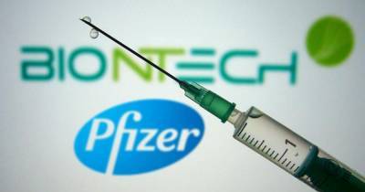 ВОЗ посоветовала отложить повторный укол вакцины Pfizer - ren.tv
