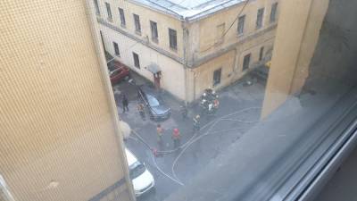 Пять человек госпитализировали после пожара на улице Декабристов - abnews.ru - Санкт-Петербург
