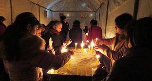 Степанакертцы помолились о жертвах войны в канун Рождества - kavkaz-uzel.eu - Армения - Степанакерт
