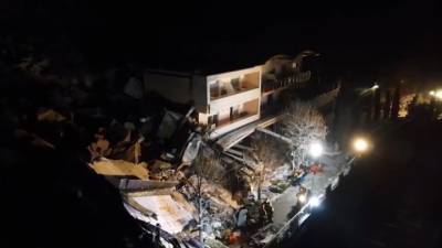 Оползень в Италии: отель в Больцано оказался засыпан камнями - vesti.ru - Россия - Италия