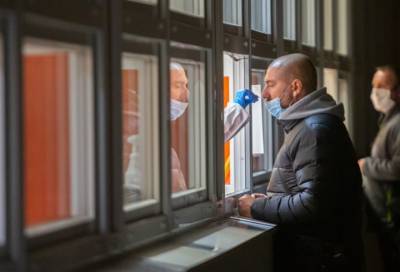 Александр Дрозденко - Более 20 тысяч человек в Петербурге сдали тест на коронавирус за минувшие сутки - online47.ru - Санкт-Петербург