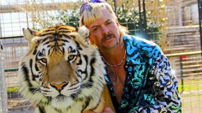 Дональд Трамп - Отец «короля тигров» скончался после заражения коронавирусом - gazeta.ru - Сша