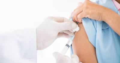 Еврокомиссия одобрила использование вакцины Moderna в ЕС - ren.tv - Сша - Евросоюз