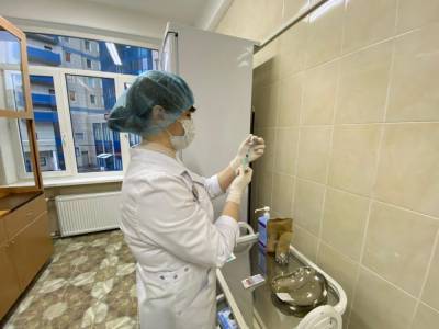 В Петербурге желающим вакцинироваться от коронавируса отказали в гарантии записи - abnews.ru - Петербурга