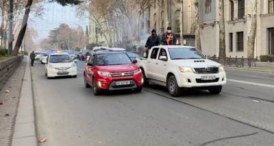 Необычное “Алило”: священники объехали город на машинах - видео - sputnik-georgia.ru - Грузия - Тбилиси
