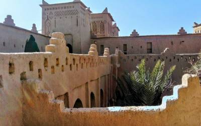 "Туристов нет": из-за пандемии популярный город в курортной стране полностью опустел - rbc.ua - Марокко