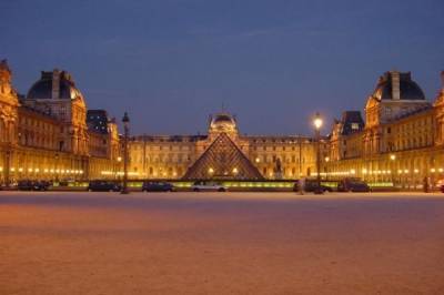 Посещаемость Лувра за год сократилась на 72% - aif.ru - Париж