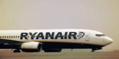 Меняйте маршрут или сдавайте билеты: лоукостер Ryanair сокращает рейсы из Киева - ukrainianwall.com - Украина - Киев